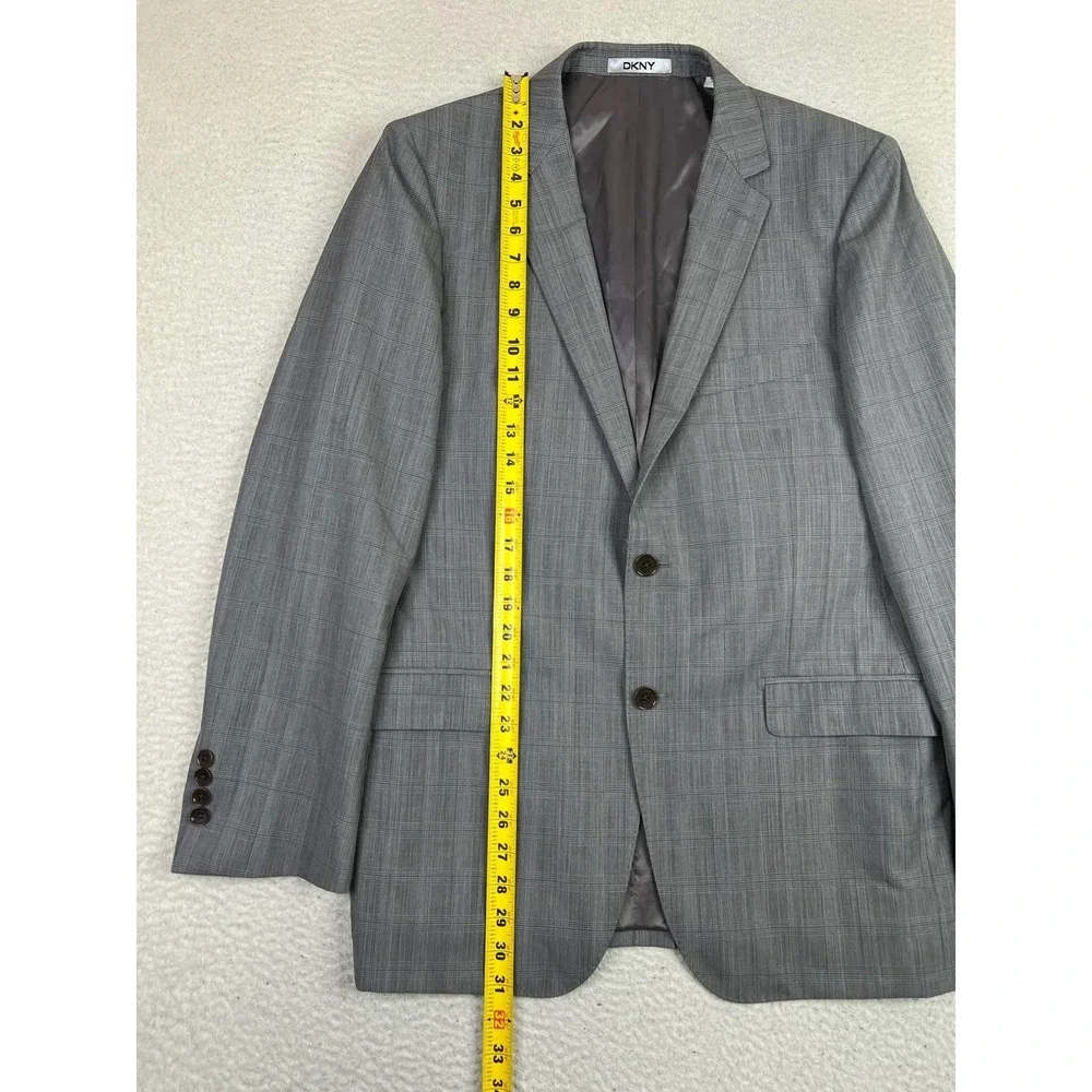 DKNY Blazer Mens 40R Gray Plaid 100% Wool Two‎ Button Suit Jacket Double Vent